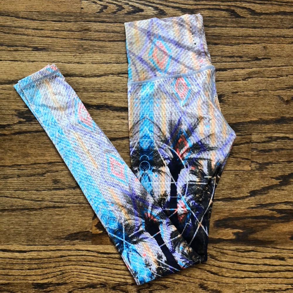 EUC Niyamasol Electric Palm Barefoot Legging